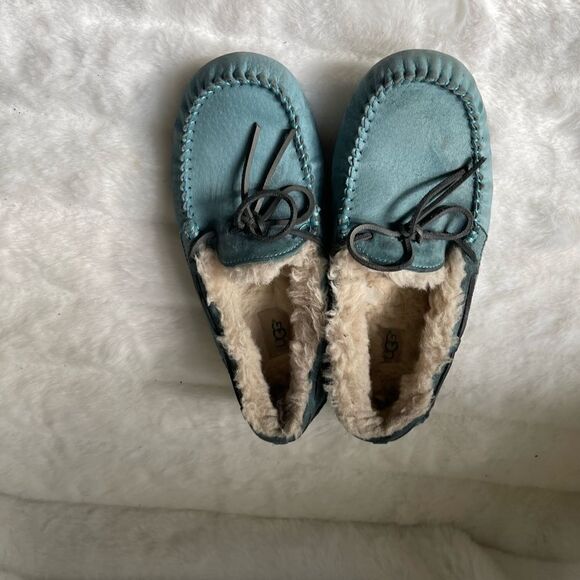 Ugg Dakota suede Shearling Bleu moccasins size 9. - Picture 4 of 9
